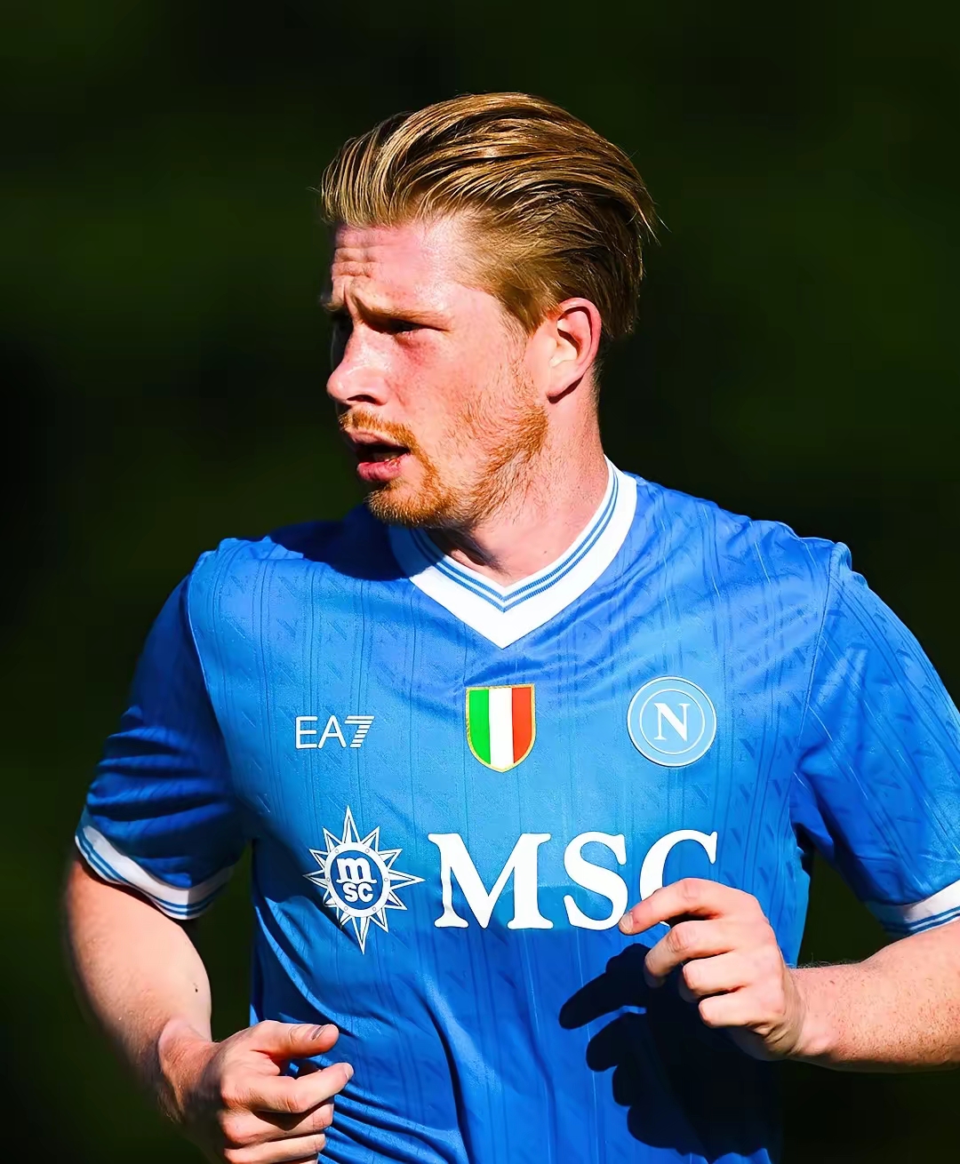 米体：将有一万名左右的那不勒斯球迷远征罗马，警方压力很大