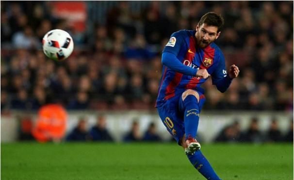 传记作者：莱万曾不满哈维的训练，他在波兰和拜仁都曾施压换帅