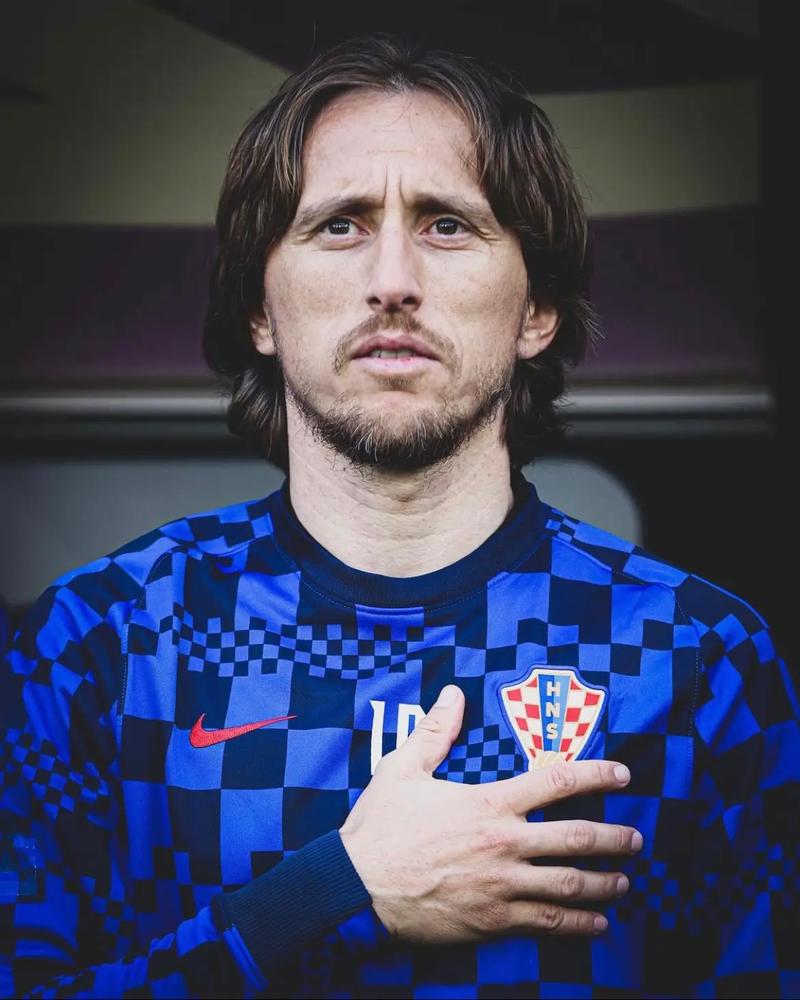 英超前瞻：狼队开局14轮不胜沦为鱼腩，曼联冲击欧战区