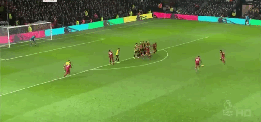 上港队客场对阵柔佛，面临阵容不整、实力不足的挑战，目标为平局。